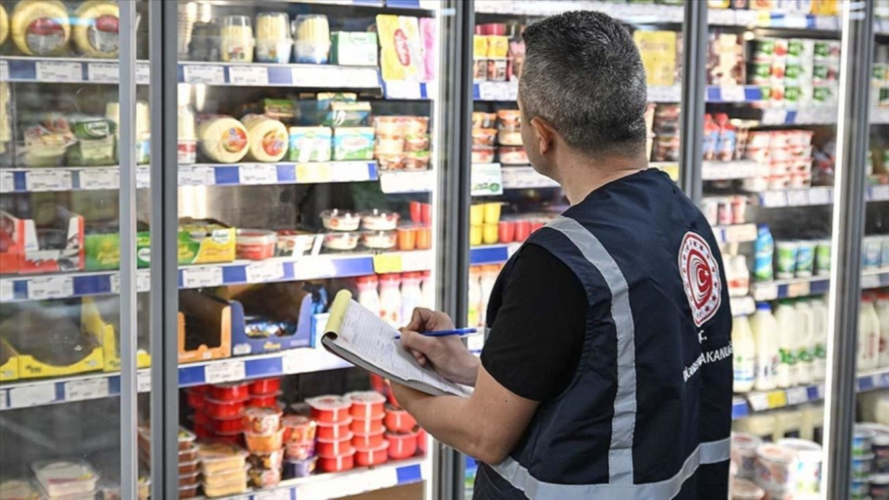 Ticaret Bakanlığı, fiyat artışlarına yönelik denetimlerin yıl boyunca süreceğini belirtti.