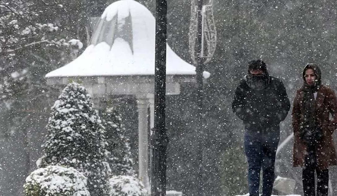 İstanbul Valisi Davut Gül, yoğun kar yağışı nedeniyle il genelinde