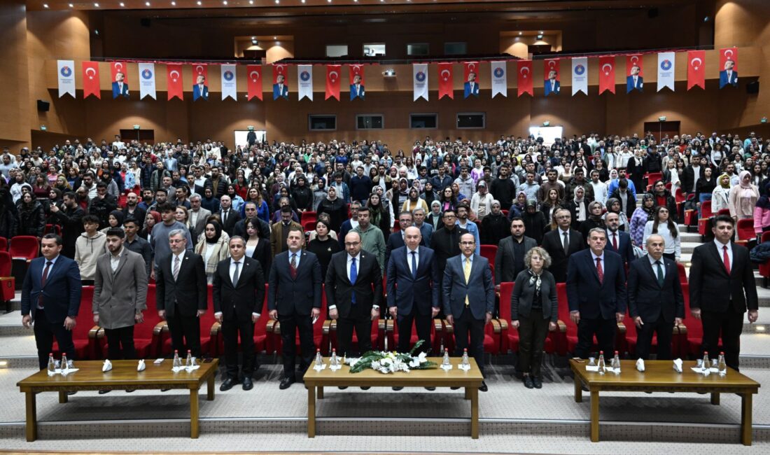 Kahramanmaraş Milletvekili ve akademisyen Prof. Dr. Mehmet Şahin, düzenlenen Yeni