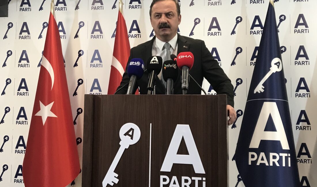 Anahtar Parti Genel Başkanı Yavuz Ağıralioğlu, partisinin genel merkezinde gündeme