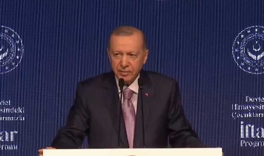 Cumhurbaşkanı Recep Tayyip Erdoğan, devlet koruması altındaki çocuklarla iftar sofrasında