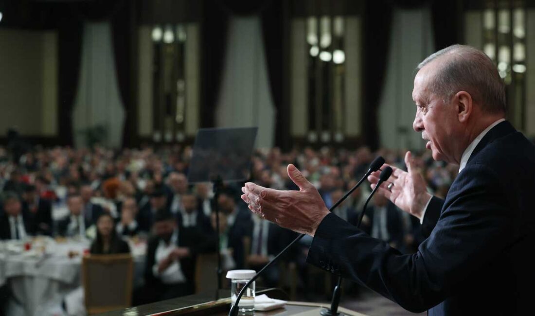 ANKARA-BHA Cumhurbaşkanı Recep Tayyip Erdoğan, Cumhurbaşkanlığı Külliyesi’nde düzenlenen iftar programında