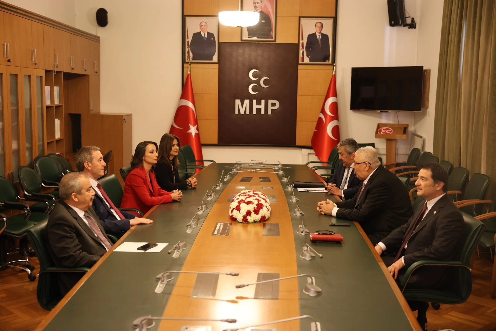 DEM Parti Eş Genel Başkanları Tülay Hatimoğulları ve Tuncer Bakırhan,