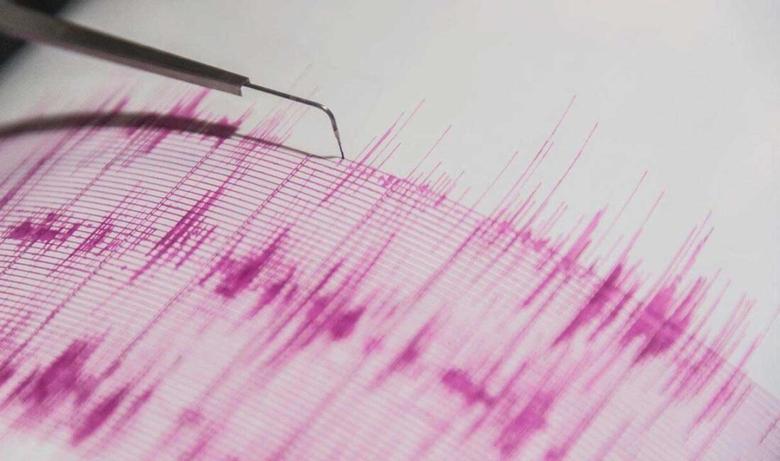 Hatay’ın Samandağ ilçesinde 3.9 büyüklüğünde bir deprem meydana geldi.