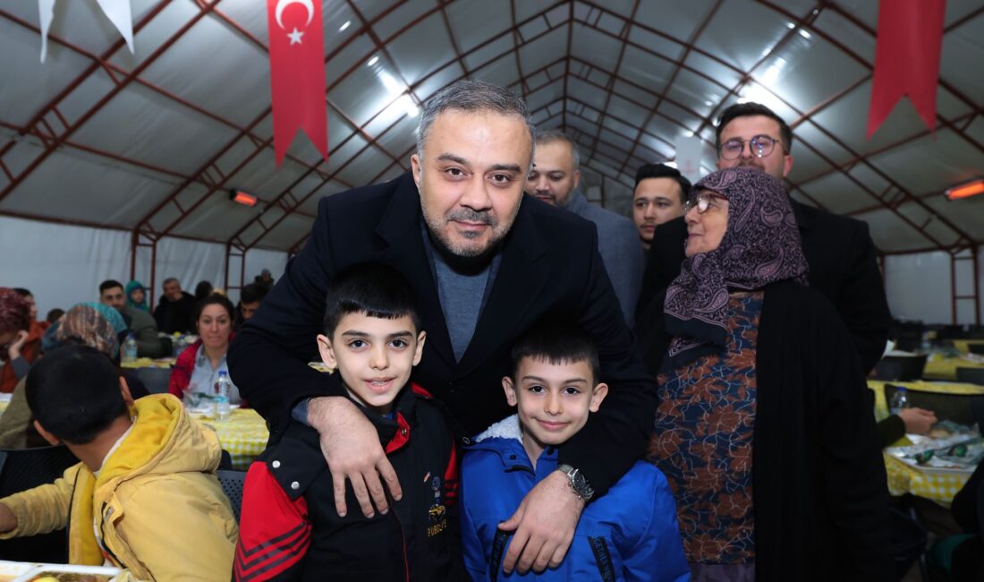 Ramazan-ı Şerif’in ilk orucunu EXPO Konteyner Kenti’nde kurulan iftar çadırında