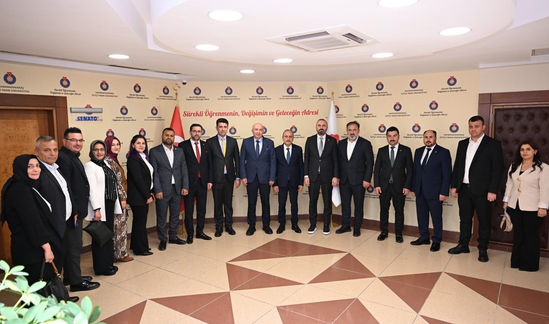 Öz Sağlık-İş Sendikası Genel Başkanı Devlet Sert ve beraberindeki heyet,