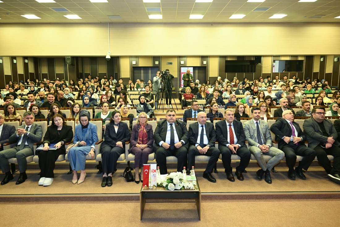 Kahramanmaraş Sütçü İmam Üniversitesi (KSÜ) Cahit Zarifoğlu Konferans Salonu’nda düzenlenen
