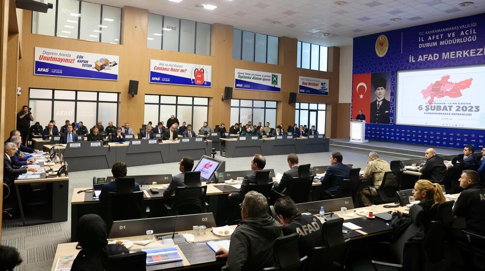 İçişleri Bakan Yardımcısı Münir Karaloğlu, Vali Mükerrem Ünlüer, AFAD Başkan