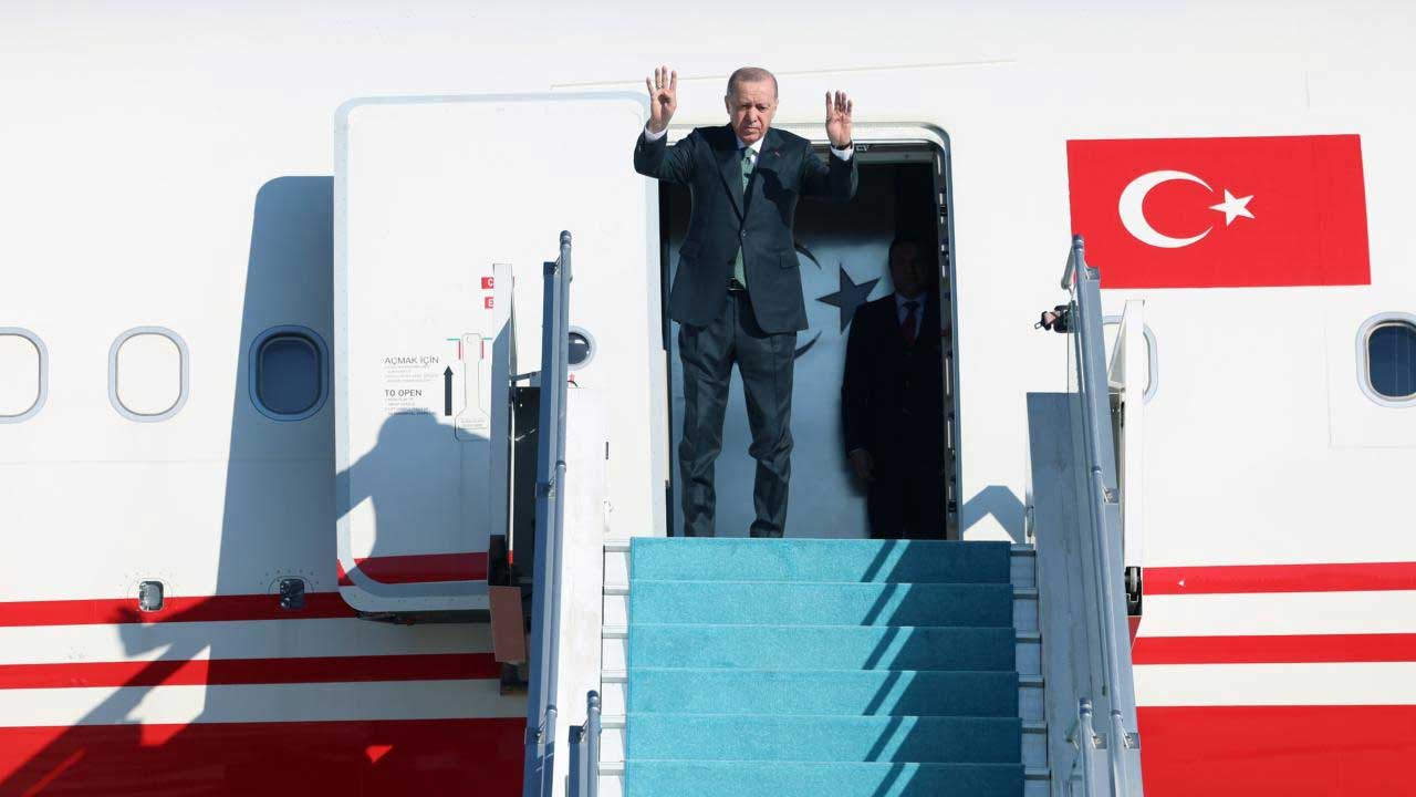 Cumhurbaşkanı Recep Tayyip Erdoğan, Azerbaycan’ın Bağımsızlık Günü dolayısıyla gerçekleştirdiği resmi
