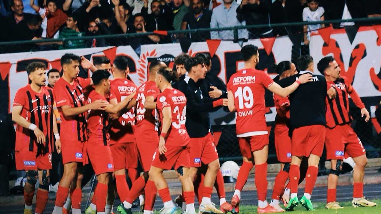 TFF 2. Lig Play-Off 3. Tur ilk karşılaşmasında Vanspor FK,