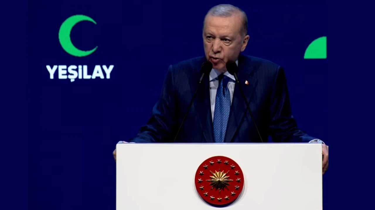 Cumhurbaşkanı Recep Tayyip Erdoğan, Atatürk Kültür Merkezi'nde düzenlenen Uluslararası Yeşilay