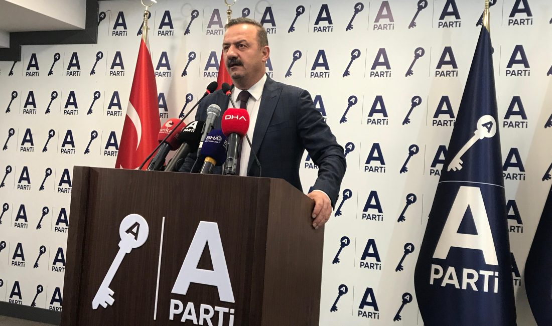 ANKARA-BHA Anahtartar Parti Genel Başkanı Yavuz Ağıralioğlu, partisinin genel merkezinde