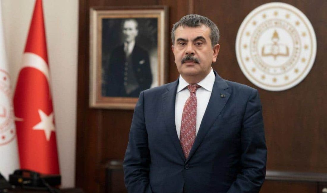 Milli Eğitim Bakanı Yusuf Tekin, zorunlu lise eğitiminin 2 yıla