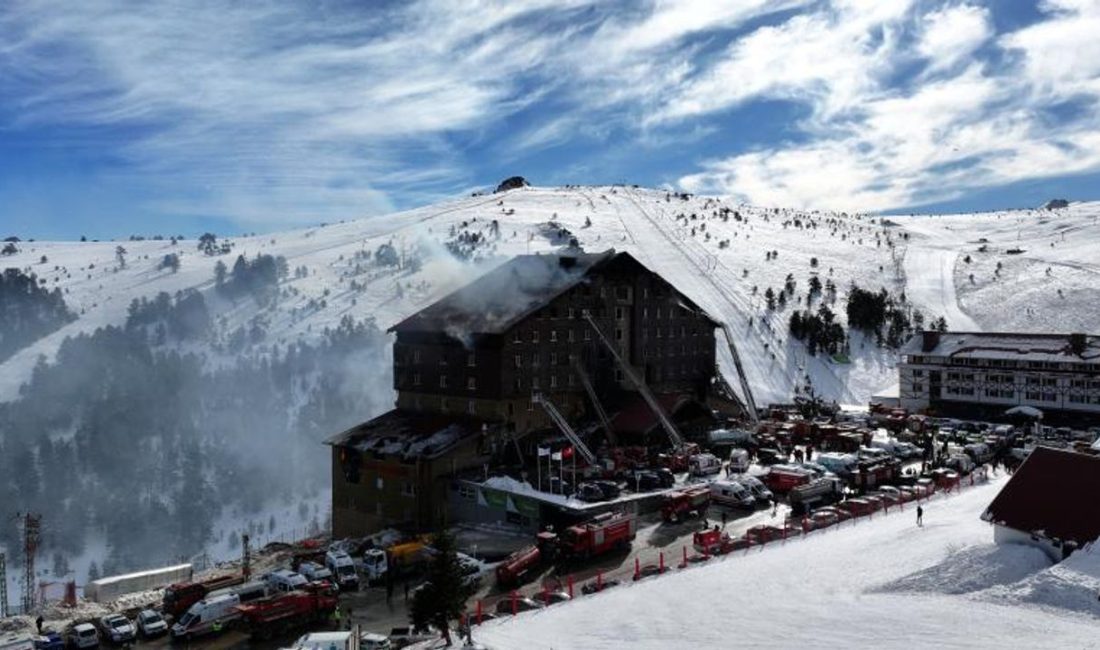 Kartalkaya yangını davasında dört sanığa ev hapsi kararı 78 kişinin hayatını kaybettiği Bolu Grand Kartal Otel yangını faciasıyla