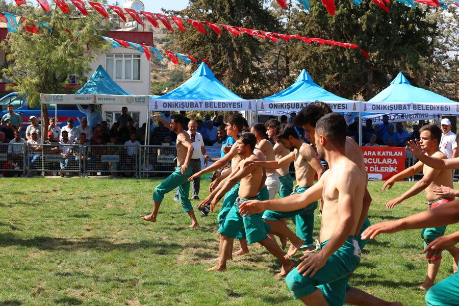 Onikişubat Belediyesi’nin ev sahipliğinde, Türkiye Geleneksel Güreşler Federasyonu iş birliğinde