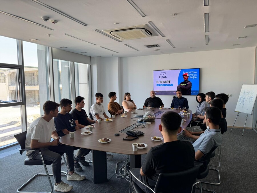Kipaş Holding’in genç yeteneklere yönelik geliştirdiği K-Start projesi, yeni dönemine