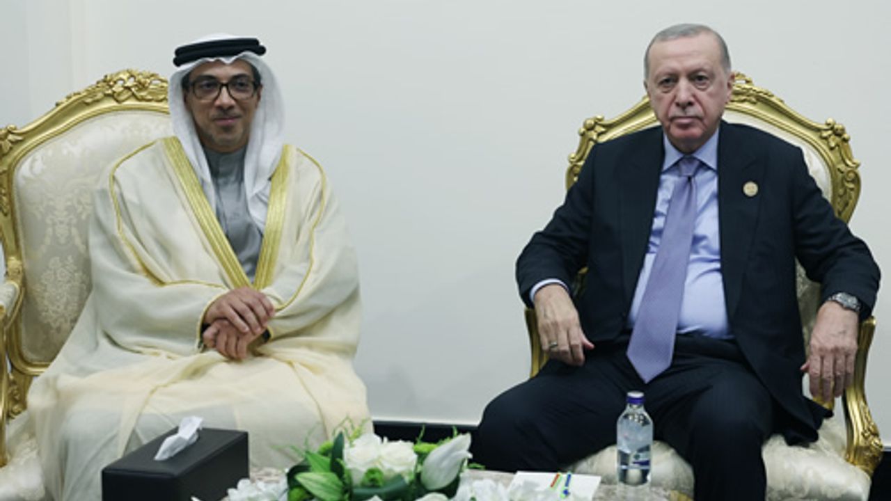 Cumhurbaşkanı Erdoğan’ı taşıyan uçak, Şarm eş-Şeyh Uluslararası Havalimanı’na inişi sırasında