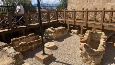 Antalya’nın simgelerinden Yivli Minare çevresinde yürütülen çevre düzenlemesi sırasında ortaya