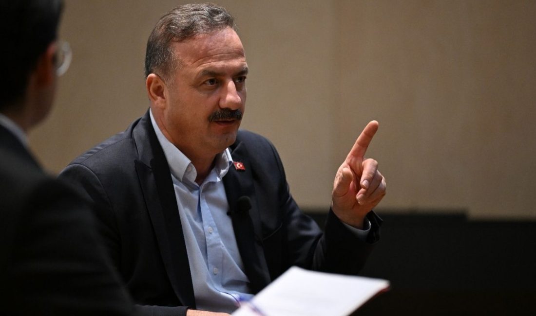 Ağıralioğlu “gençlere hem hükümete hem muhalefete yönelik dikkat çeken açıklamalarda bulundu” Anahtar Parti Genel Başkanı Yavuz Ağıralioğlu, MEF Üniversitesi’nde gençlerle buluştuğu