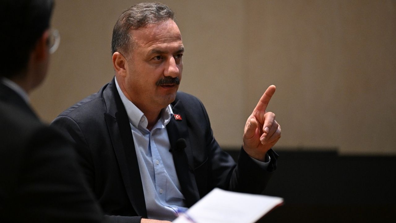 Anahtar Parti Genel Başkanı Yavuz Ağıralioğlu, MEF Üniversitesi’nde gençlerle buluştuğu
