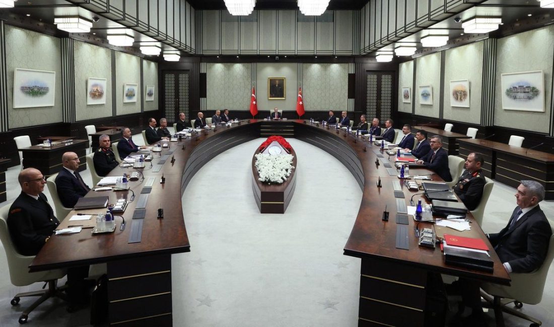 Milli Güvenlik Kurulu “Bölgesel gelişmeler ve terörle mücadele gündemi ile toplandı” Cumhurbaşkanı Recep Tayyip Erdoğan’ın başkanlığında Beştepe’de gerçekleştirilen Milli Güvenlik Kurulu