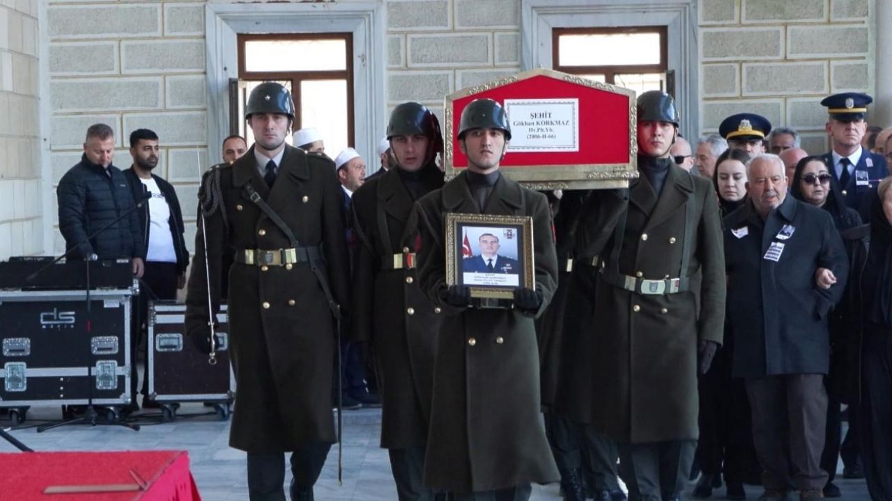Azerbaycan-Gürcistan sınırında düşen C-130 tipi askeri kargo uçağında şehit olan