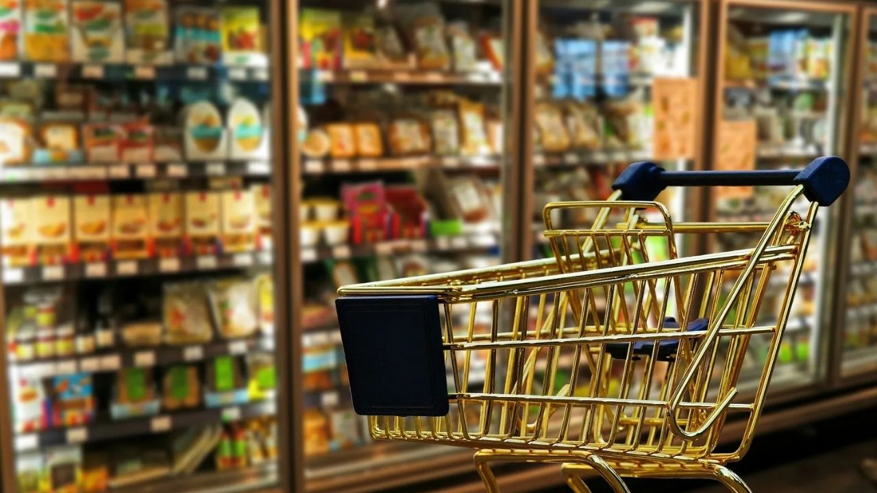 Türkiye İstatistik Kurumu (TÜİK) verilerine göre, ticaret ve perakende sektörlerinde