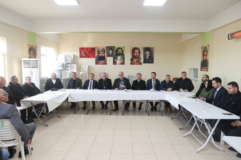 Dulkadiroğlu Belediye Başkanı Mehmet Akpınar, haftalık olarak düzenlenen mahalle toplantıları