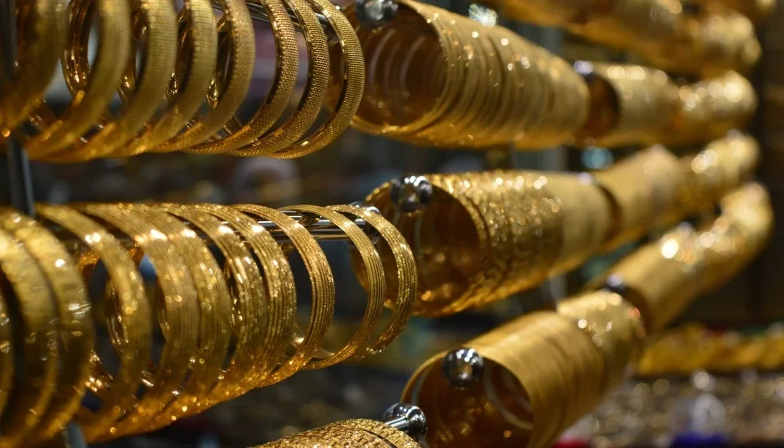 Altının gram fiyatı, yeni güne gerileyerek başlamasının ardından 7 bin