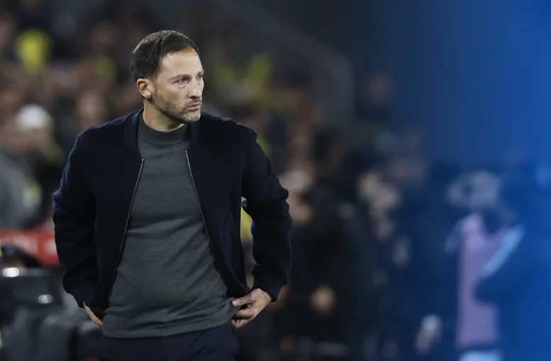 Fenerbahçe’den Tedesco’ya yeni sözleşme hamlesi İSTANBUL-BHA Sarı-lacivertli yönetimin, sezon devam ederken İtalyan teknik adamla yeni