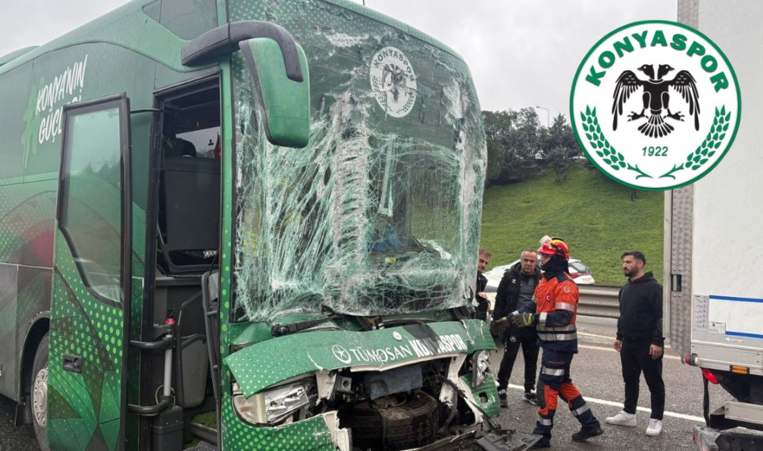 İSTANBUL-BHA Konyaspor 19 yaş altı futbol takımını taşıyan kulüp otobüsü,