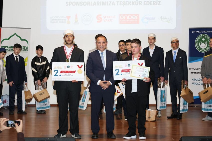 12 ilden gelen genç hafızların katıldığı “Genç Sadâ Hafızlık Yarışması”
