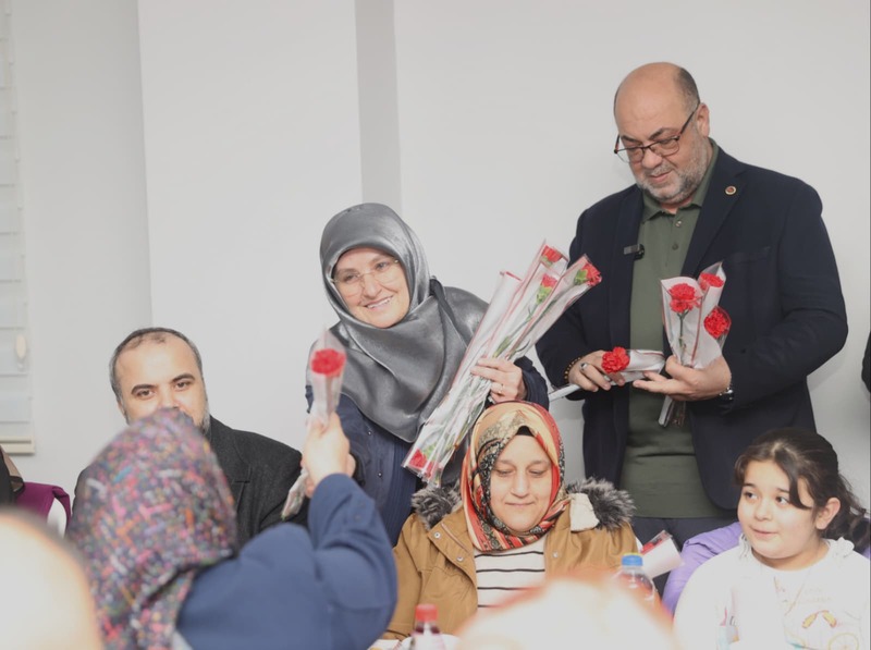 Dulkadiroğlu Belediye Başkanı Mehmet Akpınar, Ramazan ayı dolayısıyla düzenlenen iftar