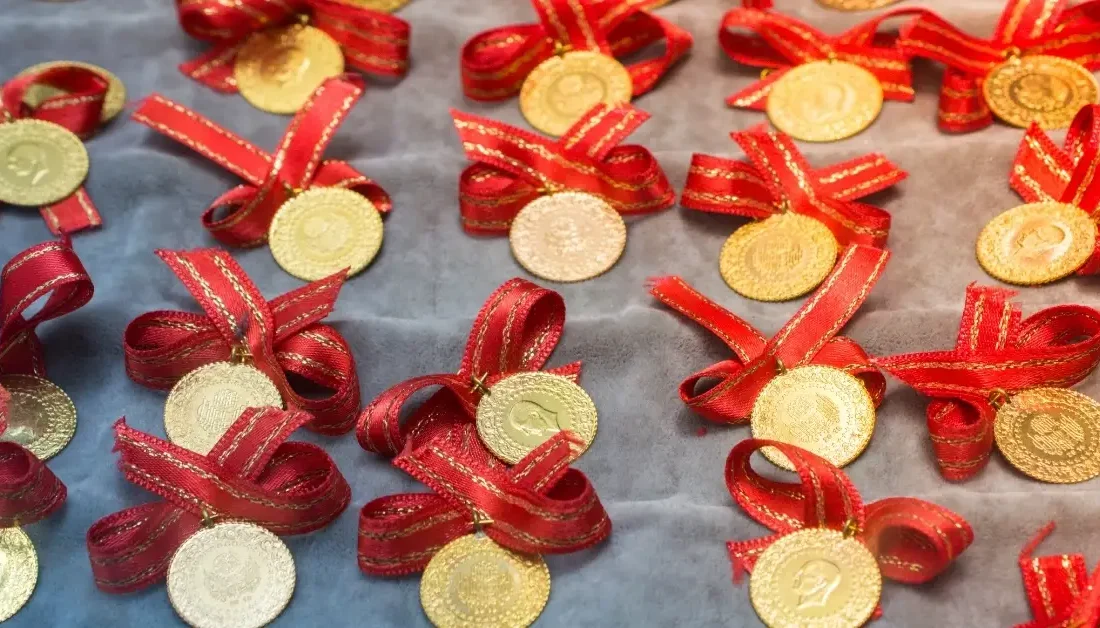 Orta Doğu’da artan jeopolitik gerilim, altın fiyatlarını tarihi seviyelere taşıdı.