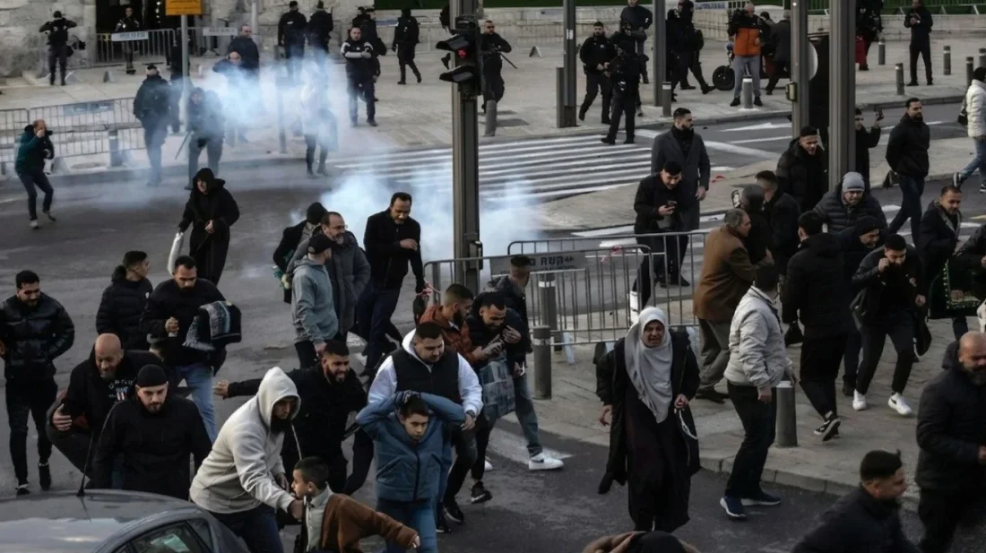 Mavi Yıldırım / ANKARA – BHA   Mescid-i Aksa’ya girişleri engellenen binlerce Filistinli,