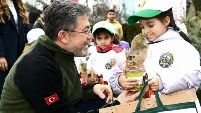 Tarım ve Orman Bakanı İbrahim Yumaklı, Orman Haftası vesilesiyle çocuklarla