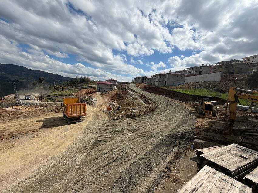 Hanifi Toptaş başkanlığındaki Onikişubat Belediyesi, ilçenin dört bir yanında sürdürdüğü