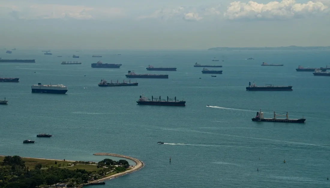 ANKARA-BHA Küresel piyasalarda arz endişelerinin azalmasıyla petrol fiyatları kısa sürede