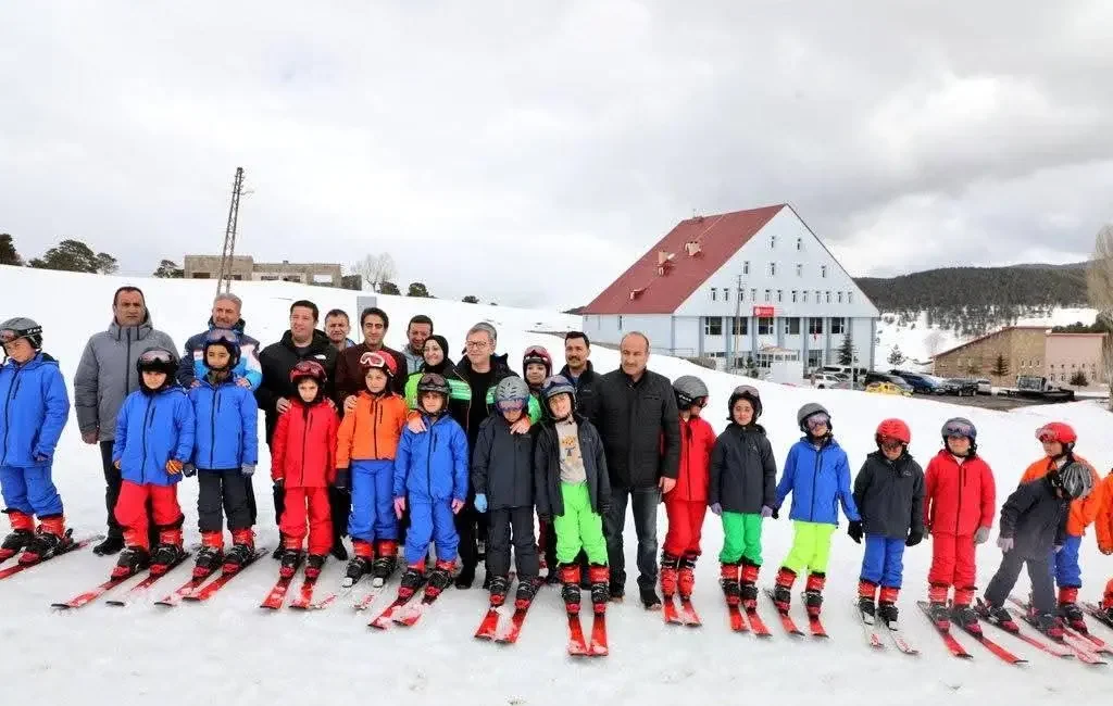 KARS – BHA  Hafta sonu düzenlenen etkinlikte öğrencilerle yakından ilgilenen