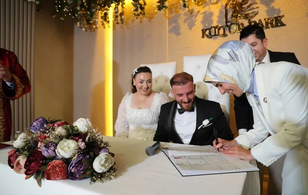 Aile ve Gençlik Fonu ödemeleri yapıldı ANKARA – BHA Aile ve Sosyal Hizmetler Bakanımız Mahinur Özdemir