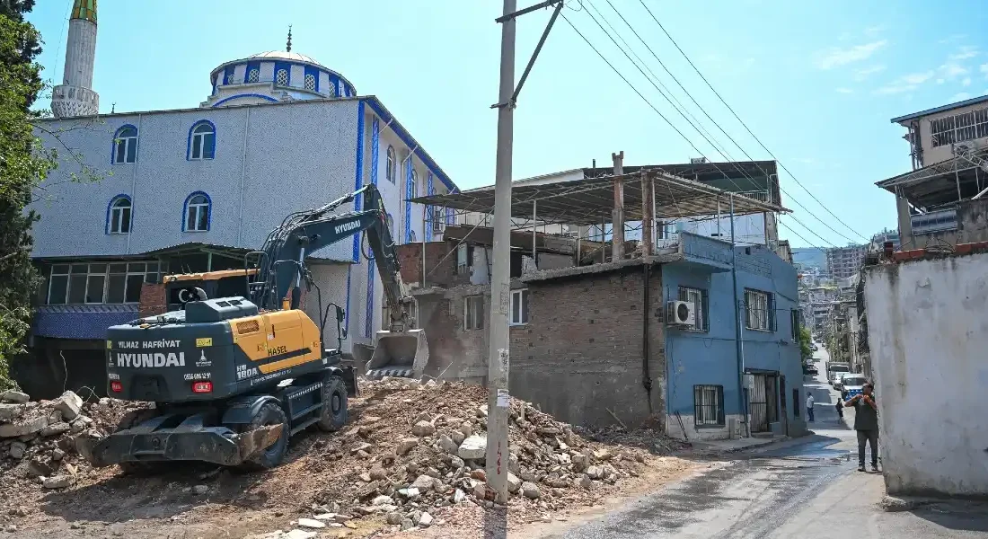 Altındağ trafiğine büyük neşter İZMİR – BHA Bornova Belediye Başkanı Ömer Eşki, ilçenin ihtiyaçlarını