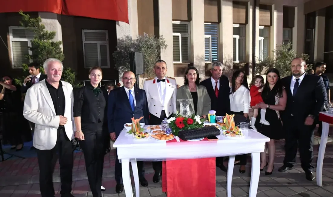 Balıkesir’de 104’üncü yıl resepsiyonu BALIKESİR – BHA 30 Ağustos Zafer Bayramı’nın 104’üncü yıl dönümü,