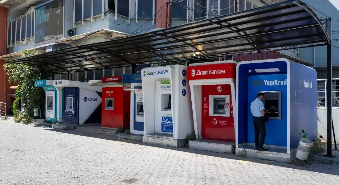 Bornova’da ‘Güneş ve Yağmur’ kalkanı Bornova Belediyesi, Küçükpark’taki trafik yoğunluğunu azaltmak amacıyla kurduğu Motokurye Parkı’nın