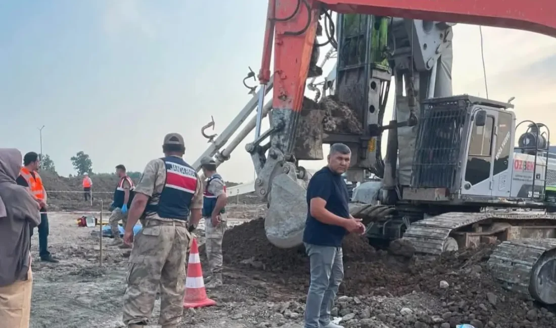 Erzin’de tren yolu şantiyesinde iş kazası: 1 işçi hayatını kaybetti HATAY – BHA Edinilen bilgilere göre, tren yolu yapım çalışmalarının