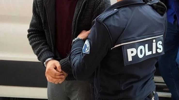 Karaborsa bilet operasyonu: 2 şüpheli tutuklandı İSTANBUL – BHA İstanbul Emniyet Müdürlüğü Spor Güvenliği Şube Müdürlüğü
