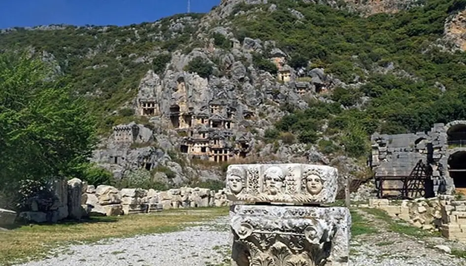 Kaş’ta 85 bin hektarlık arkeolojik sit kararı iptal edildi Antalya’nın Kaş ilçesinde geniş bir bölgeyi etkileyen 3. derece arkeolojik