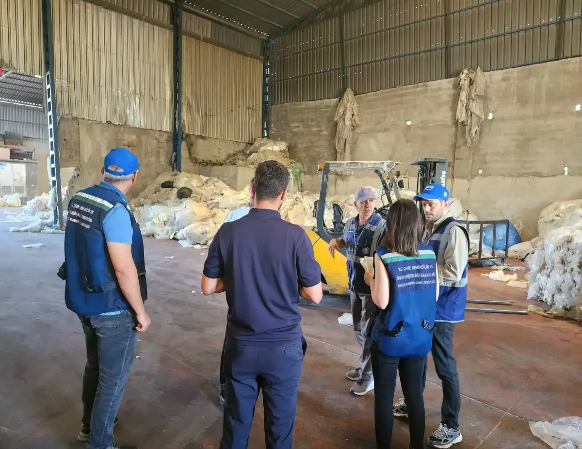 Çevre, Şehircilik ve İklim Değişikliği Bakanlığı ekiplerinin Akdeniz’de mikroplastik kirliliğine