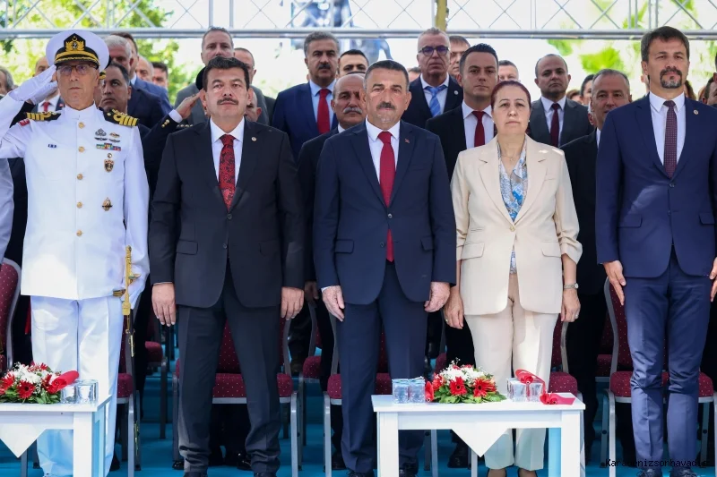 Zonguldak’ta 30 Ağustos Zafer Bayramı’nın 104. yıl dönümü kutlandı ZONGULDAK – BHA Kutlama programı, Zonguldak Valiliği önündeki Atatürk Anıtı’na