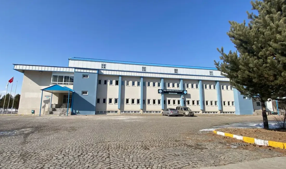 Ağız ve Diş Sağlığı Merkezine Dr. Hüseyin Aytemiz’in ismi verildi KARS – BHA Yapılan yönetmelik değişikliğiyle merkezin yeni adı “Kafkas