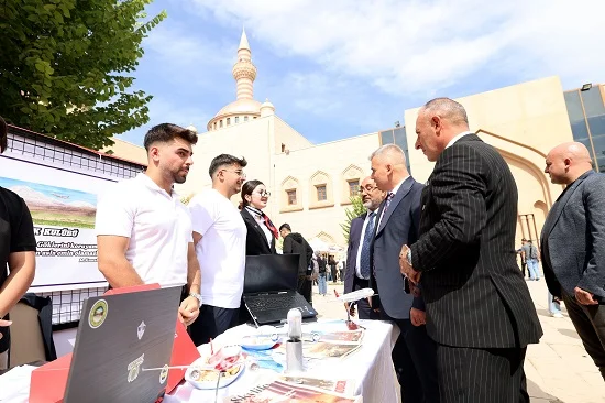 Ağrı’da üniversitede ilk ders: “Terörsüz Türkiye” AĞRI – BHA Ağrı İbrahim Çeçen Üniversitesinde (AİÇÜ), üniversiteye yeni